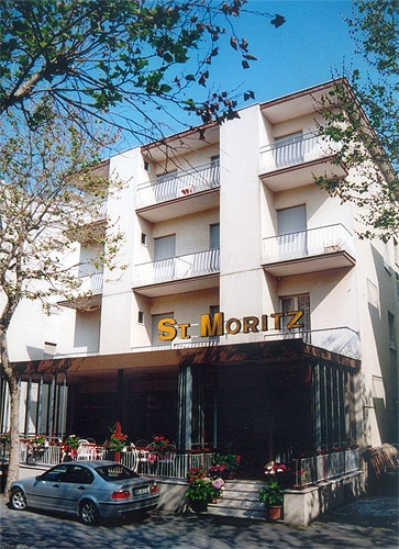  	Benvenuti! Potete trascorrere i vostri migliori giorni dell'anno in un luogo dove siete accolti con calore, come essere a casa vostra pur essendo in un posto diverso. L'Hotel St.Moritz e la città di...